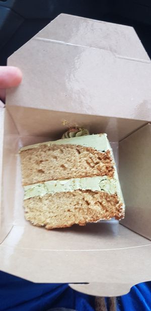 Pastís de festuc i vainilla at Petits Délices in Mataro