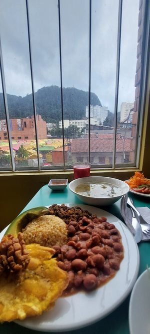 Bella vista a la 7ma y a Monserrate,  Bandeja paisa Deliciosa at Vegetariano Zukini in Bogota