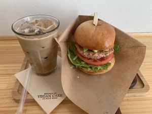 Genki burger and soy latte   at Shochiku-en in Tokyo