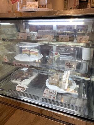 Lots of dessert options  at Shochiku-en in Tokyo
