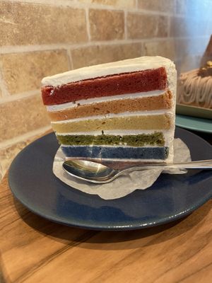 Rainbow cake 🌈  at Shochiku-en in Tokyo