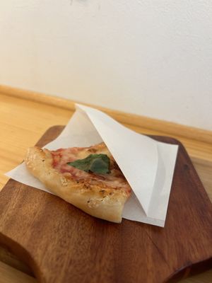 Pizza  at Shochiku-en in Tokyo