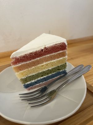 Rainbow cake  at Shochiku-en in Tokyo