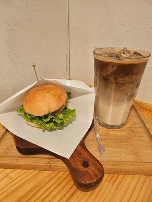  at Shochiku-en in Tokyo