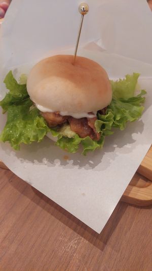 Chicken Burger at Shochiku-en in Tokyo