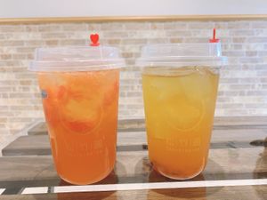 grapefruit green tea at Shochiku-en in Tokyo