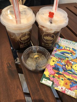 Vegan bubble tea and cookies!  at Shochiku-en in Tokyo