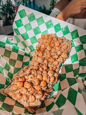 AVO TOAST DE GARBANZOS (mi favorito🤤)  at Changomango in Merida