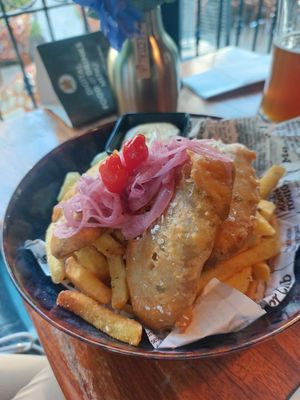 Vegan fish and ships at Fox and Hounds in Soenderborg