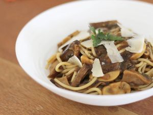 Massa com cogumelos at Tempurá Marmitas in Juazeiro