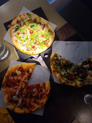 Clockwise: Pesto CBR, ultraviolet, sweet pepper+sausage at Virtuous Pie in Victoria