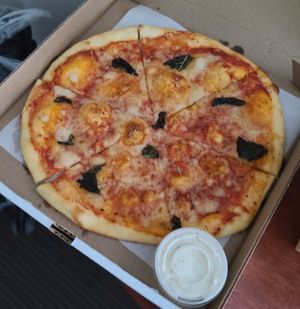 Margherita pizza & dip at Virtuous Pie in Victoria