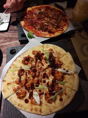 Pizza at Virtuous Pie in Victoria