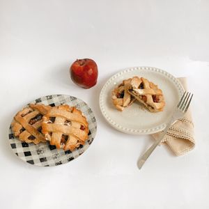 Tartas de manzana vegan at Panneria in Playa Del Carmen