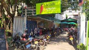 Entrance at Mini Makphet in Vientiane