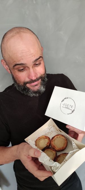 E meu marido aprovou os pastéis de nata!!! at Odete Bakery in Porto