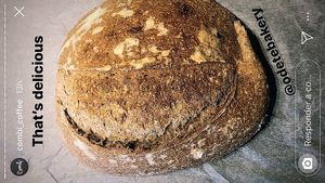 Pão pão pão  at Odete Bakery in Porto
