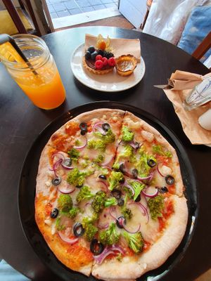 lunch at Odete Bakery in Porto