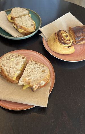 Unfassbar lecker!! Waren super super zufrieden, ein Traum für jede*n Veganer*in!!😍😍 Preisleistungsverhältnis top !!   at Odete Bakery in Porto