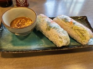 Vegane Sommerrollen mit BBQ Seitan  at Maison de BaN in Frankfurt