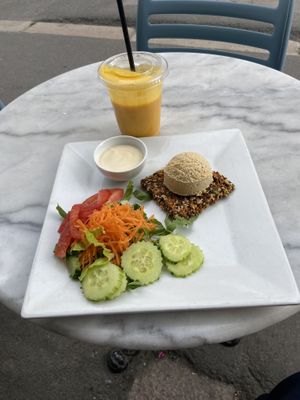 Vegan mango lassi, hummus, and raw cracker  at The Fragrance of the Heart in Oslo