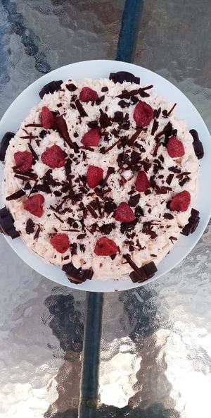 Torta de Damasco, Chocolate y frutillas at Nomade in La Serena