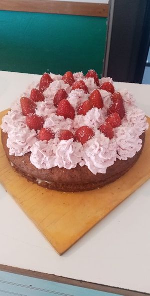 Torta de frutillas at Nomade in La Serena