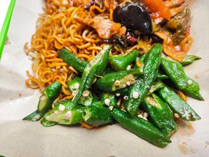 Lady fingers at Guang Yuan 广缘 - Hougang in Northeast Singapore