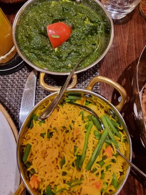 Tofu in spinach sauce with veggie rice (vg) at Indigo - Buda in Budapest