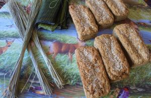 Pães de sementes at Na Lua Veg in Salvador