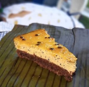 Brownie com mousse at Na Lua Veg in Salvador