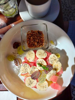 Bowl de Frutas at Le' Kaat in Valladolid