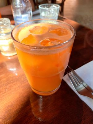 Water of the day - Pineaple & Orange at Le' Kaat in Valladolid