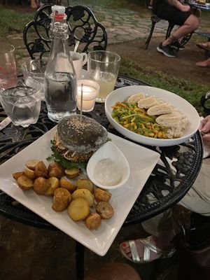 Both dishes lacked in taste. Just bland  at Le' Kaat in Valladolid