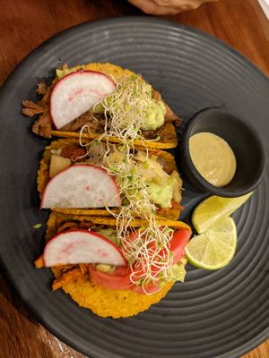 Trilogia de tacos at Le' Kaat in Valladolid