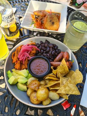  at Le' Kaat in Valladolid