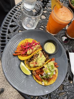 Trilogia de tacos & Leon juice  at Le' Kaat in Valladolid
