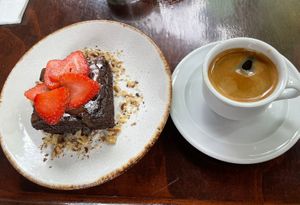 Brownie with walnuts   at Le' Kaat in Valladolid