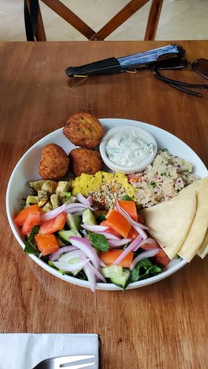  at Le' Kaat in Valladolid