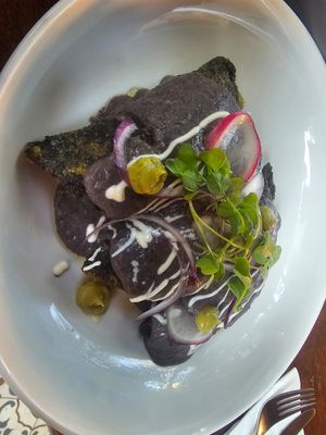 Empanadas at Le' Kaat in Valladolid