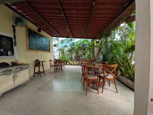  at Le' Kaat in Valladolid