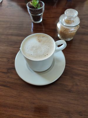 Capucino con leche de coco at Le' Kaat in Valladolid