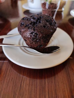 Muffin con platano y chocolate at Le' Kaat in Valladolid