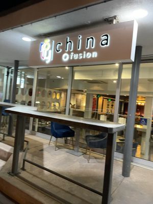 Outside #Veganuary at Roly China Fusion in Palm Springs