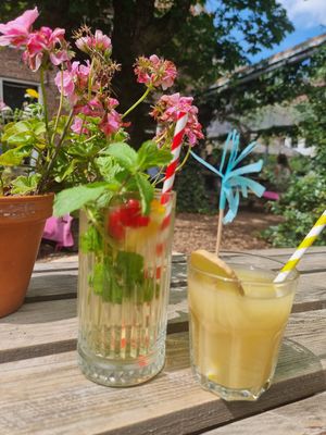 Drinks at De Gillende Keukenmeiden in Zwolle