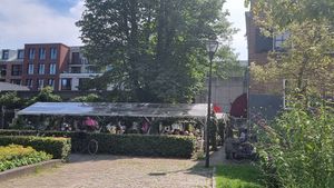 Outdoor seating at De Gillende Keukenmeiden in Zwolle