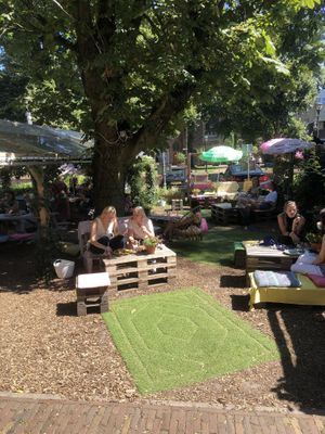Cozy garden  at De Gillende Keukenmeiden in Zwolle