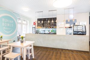 Buhjah Bowls: Look into the restaurant at Buhjah Bowls in Hamburg