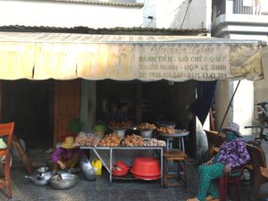 Stall from the street at Tiem Banh Huu Tri in Phu Quoc