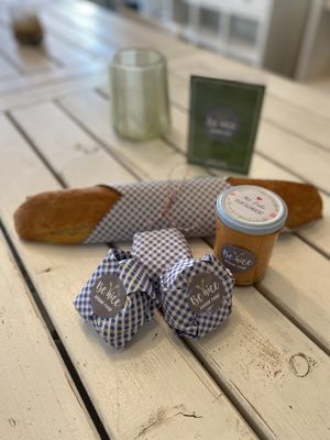 CamemVert, Tomatencreme, Baguette  at Be Nice in Hannover